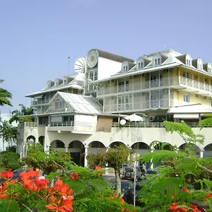 Saint John Perse Otel